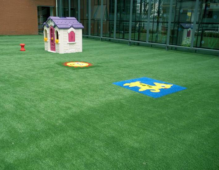 重庆某幼儿园人造草坪安装